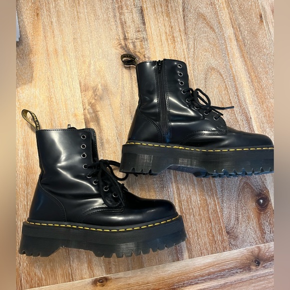 Dr. Marten Jadon Platform - Picture 4 of 6